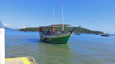 Passeio de Escuna/Excursões/ Diárias 